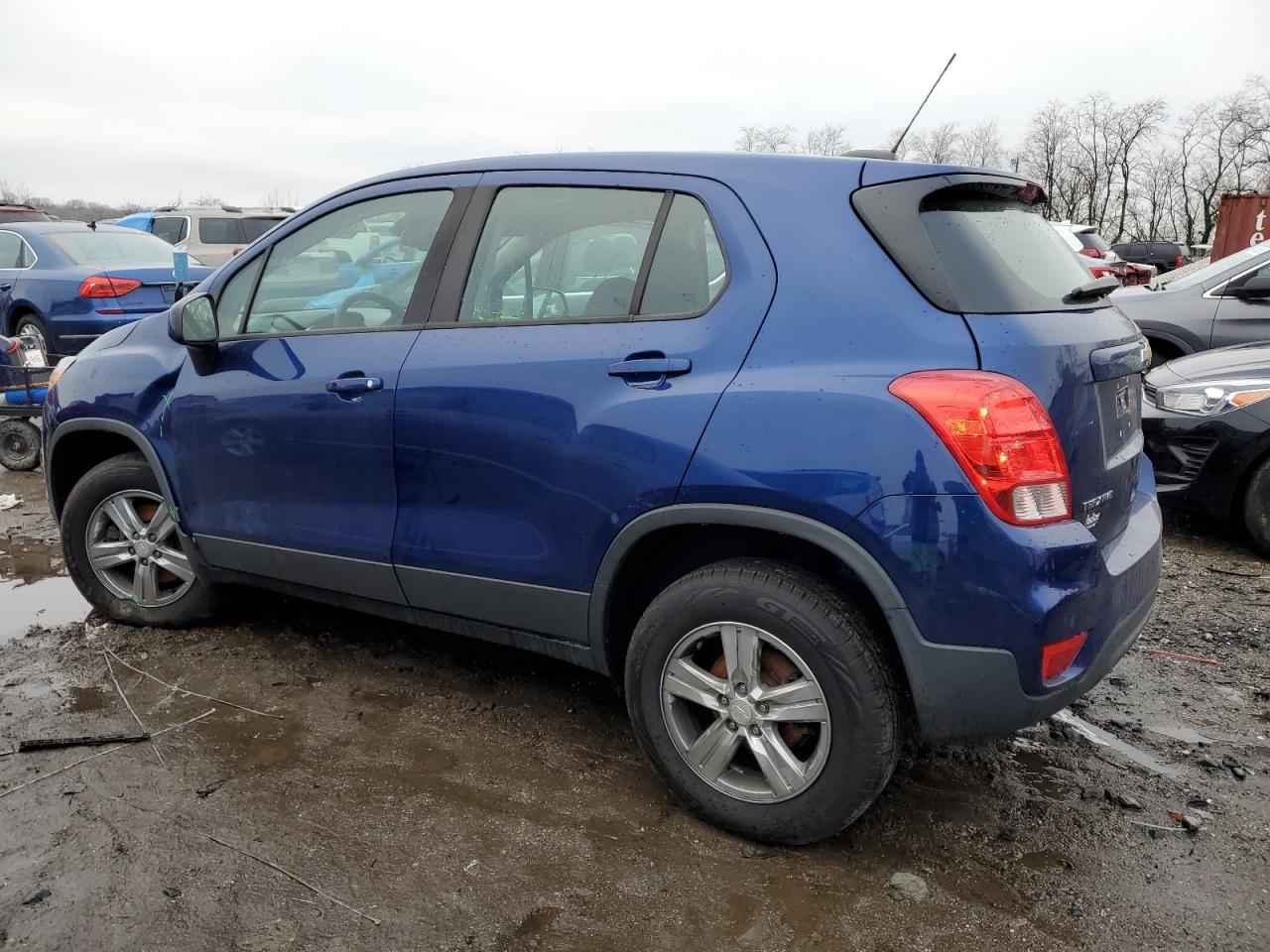 2017 Chevrolet Trax - Image 2
