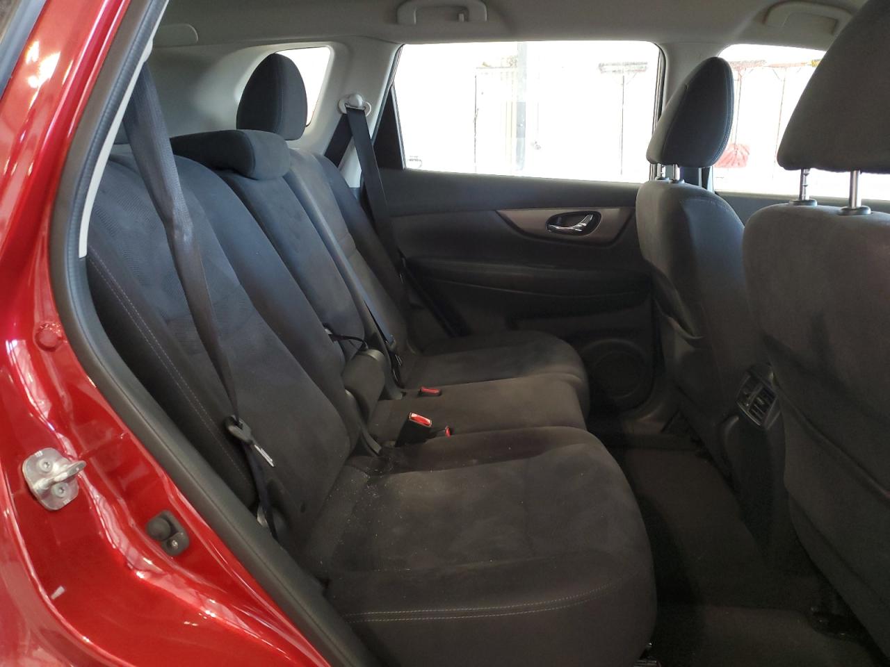 2015 Nissan Rogue - Image 11