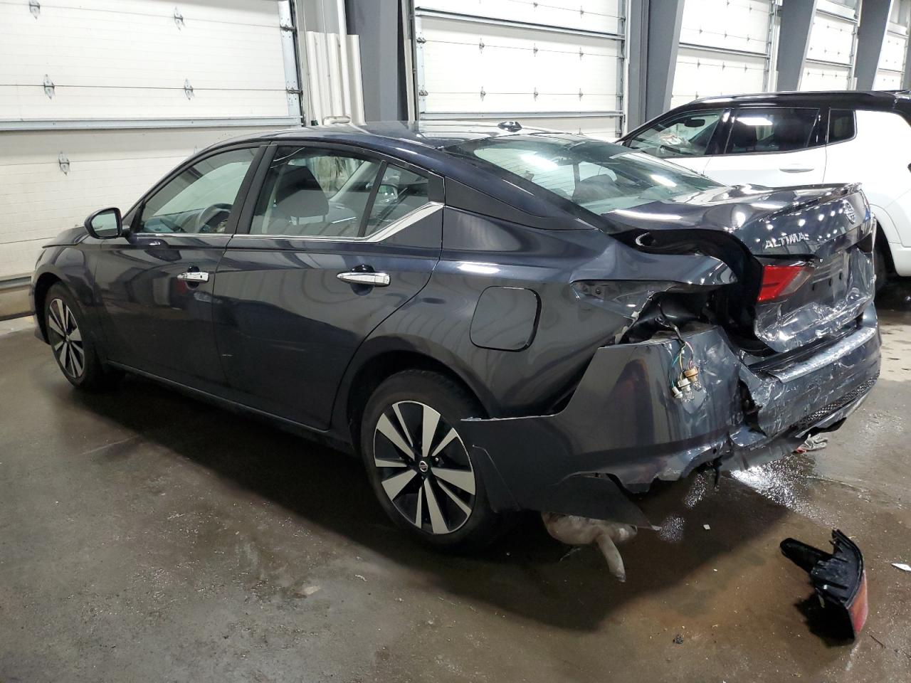 2021 Nissan Altima - Image 2