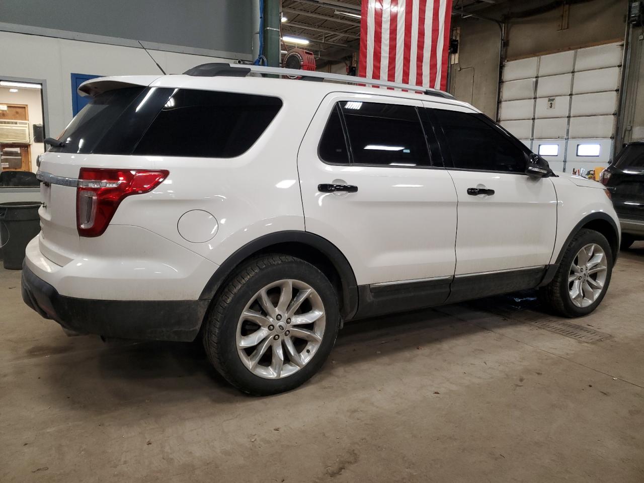 2015 Ford Explorer - Image 3