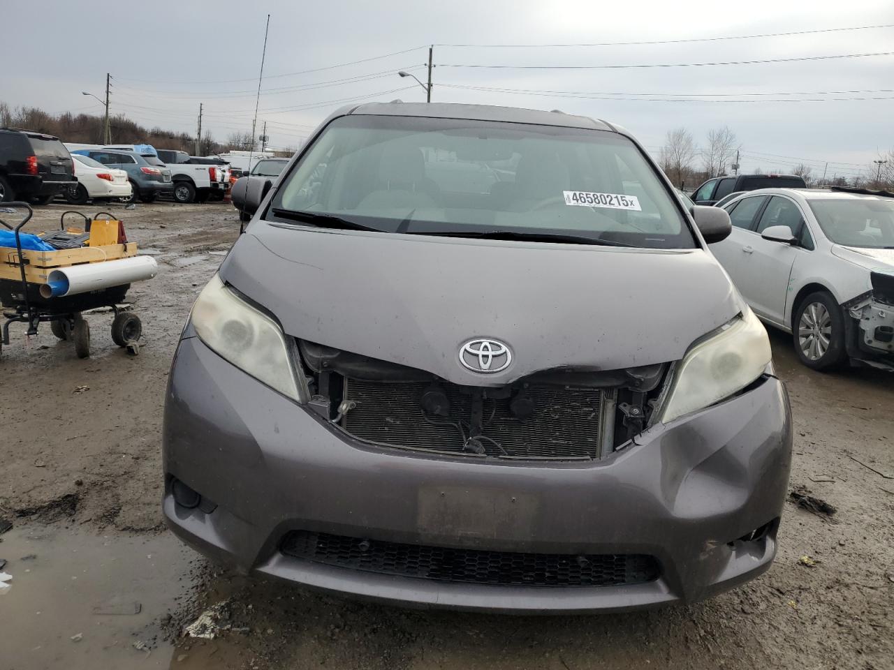 2013 Toyota Sienna - Image 5