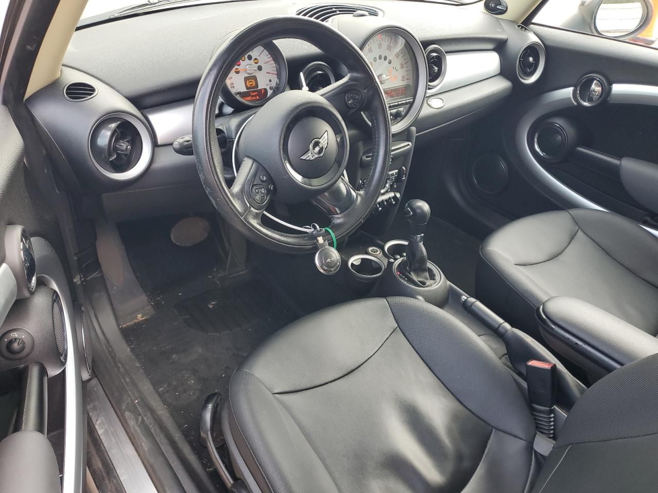 2011 MINI Cooper - Image 8