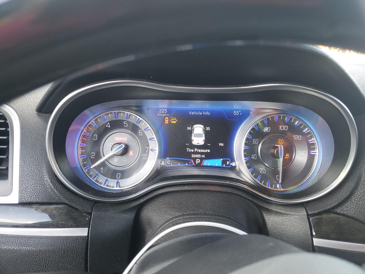 2019 Chrysler 300 - Image 9