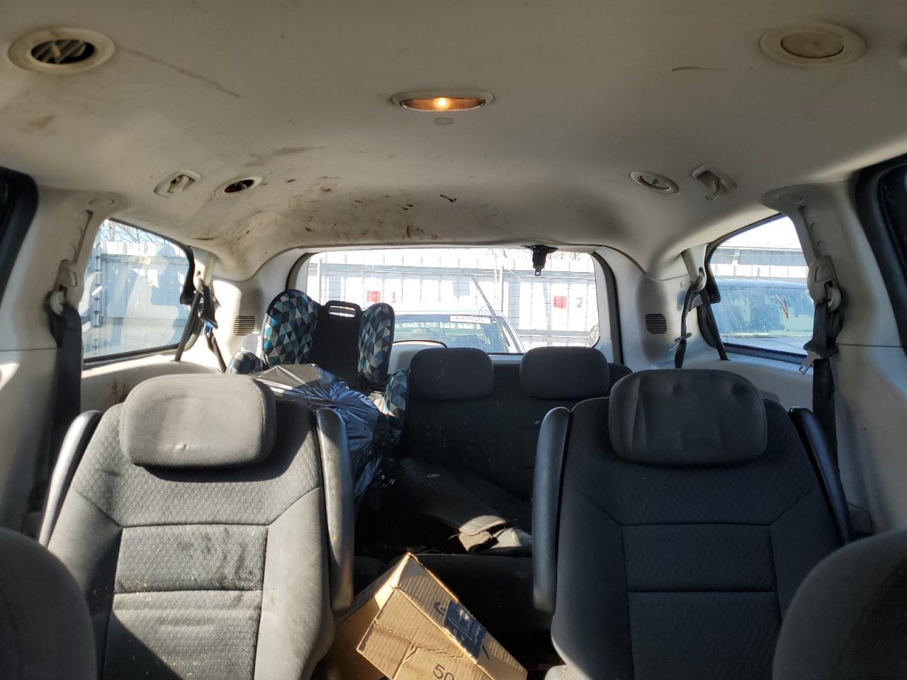 2010 Dodge Caravan - Image 10
