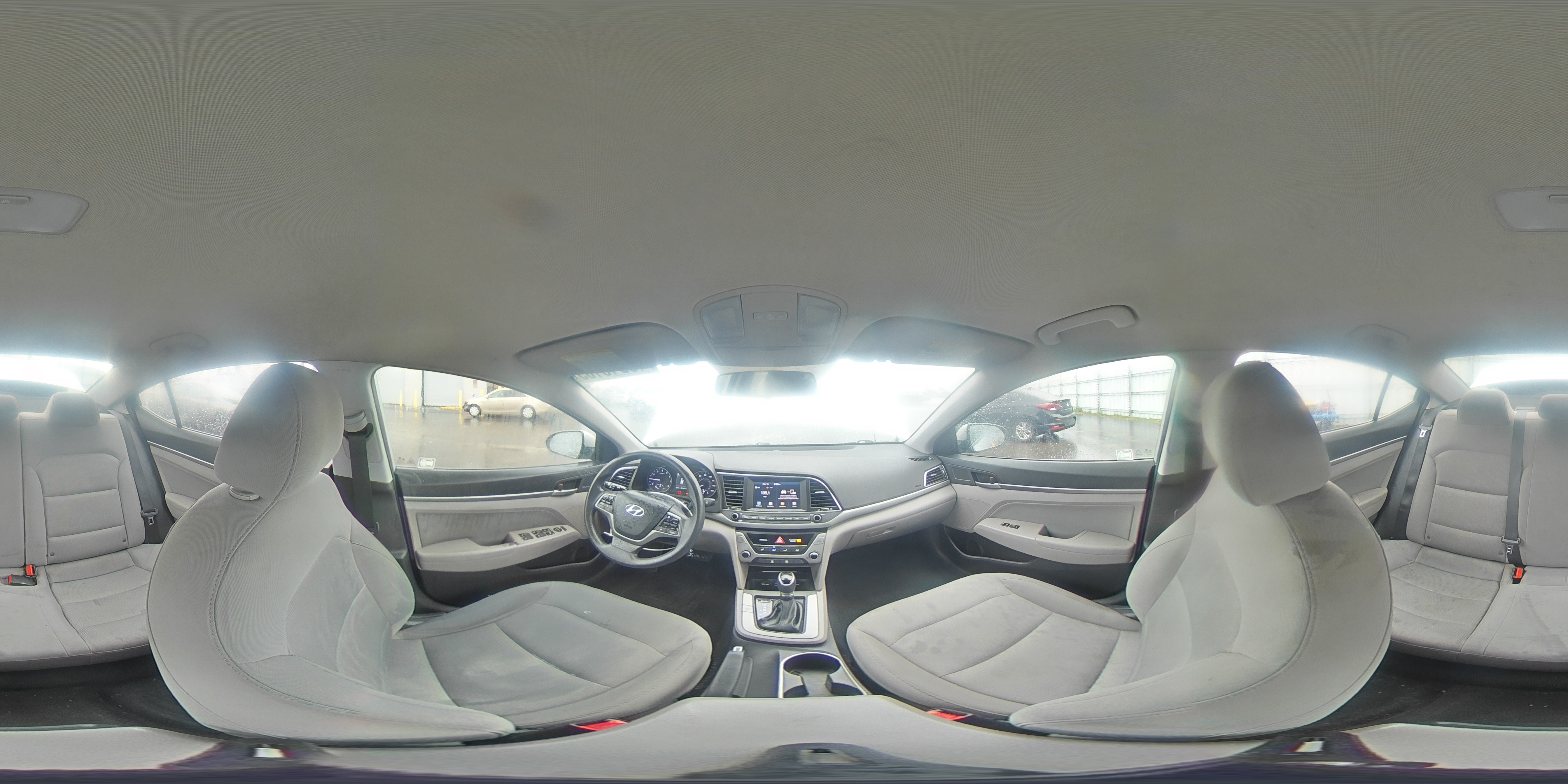 2018 Hyundai Elantra - Image 13