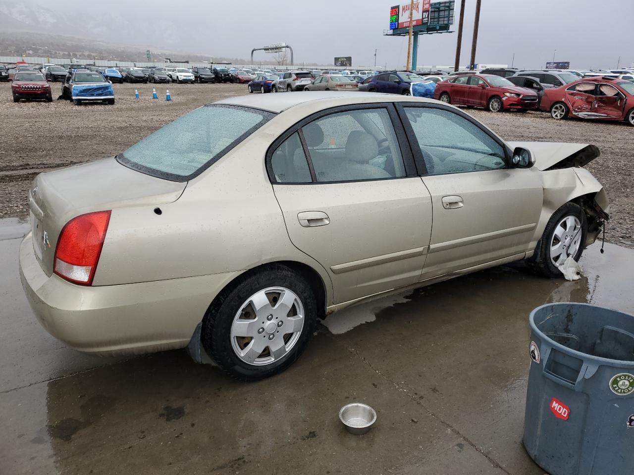 2001 Hyundai Elantra - Image 3