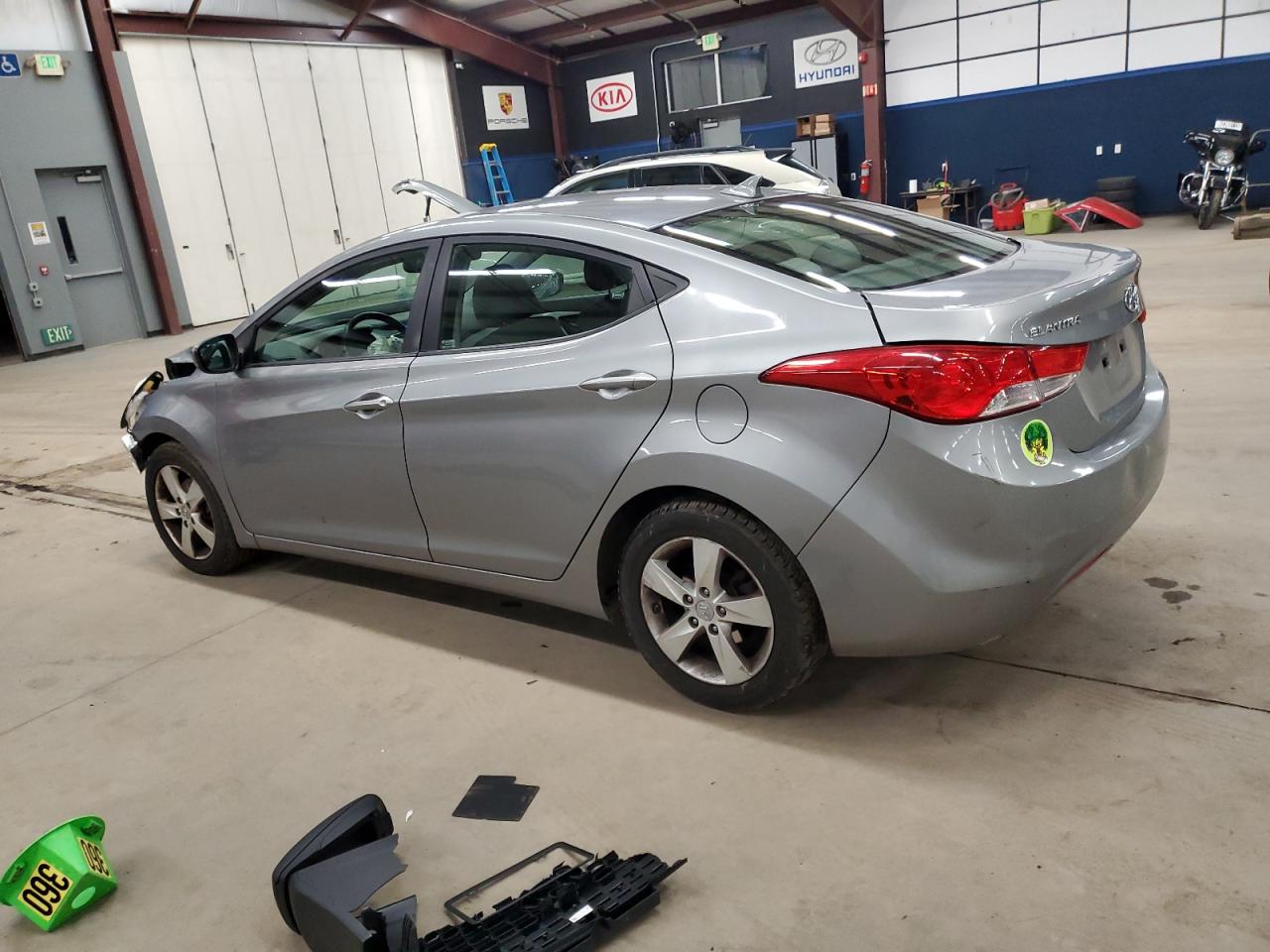 2012 Hyundai Elantra - Image 2