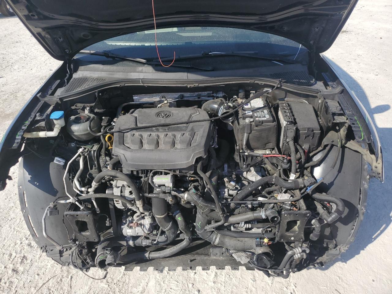 2019 Volkswagen Tiguan - Image 12