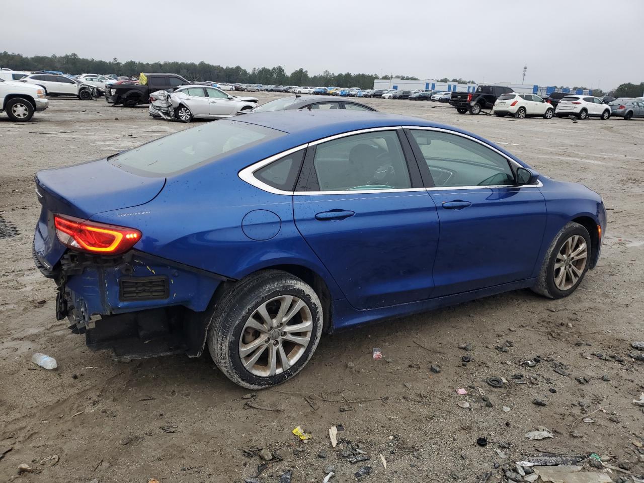 2015 Chrysler 200 - Image 3