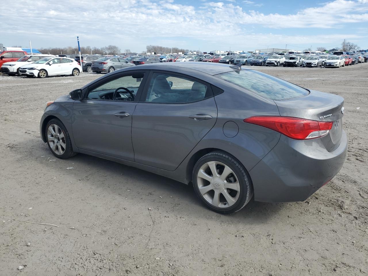 2011 Hyundai Elantra - Image 2