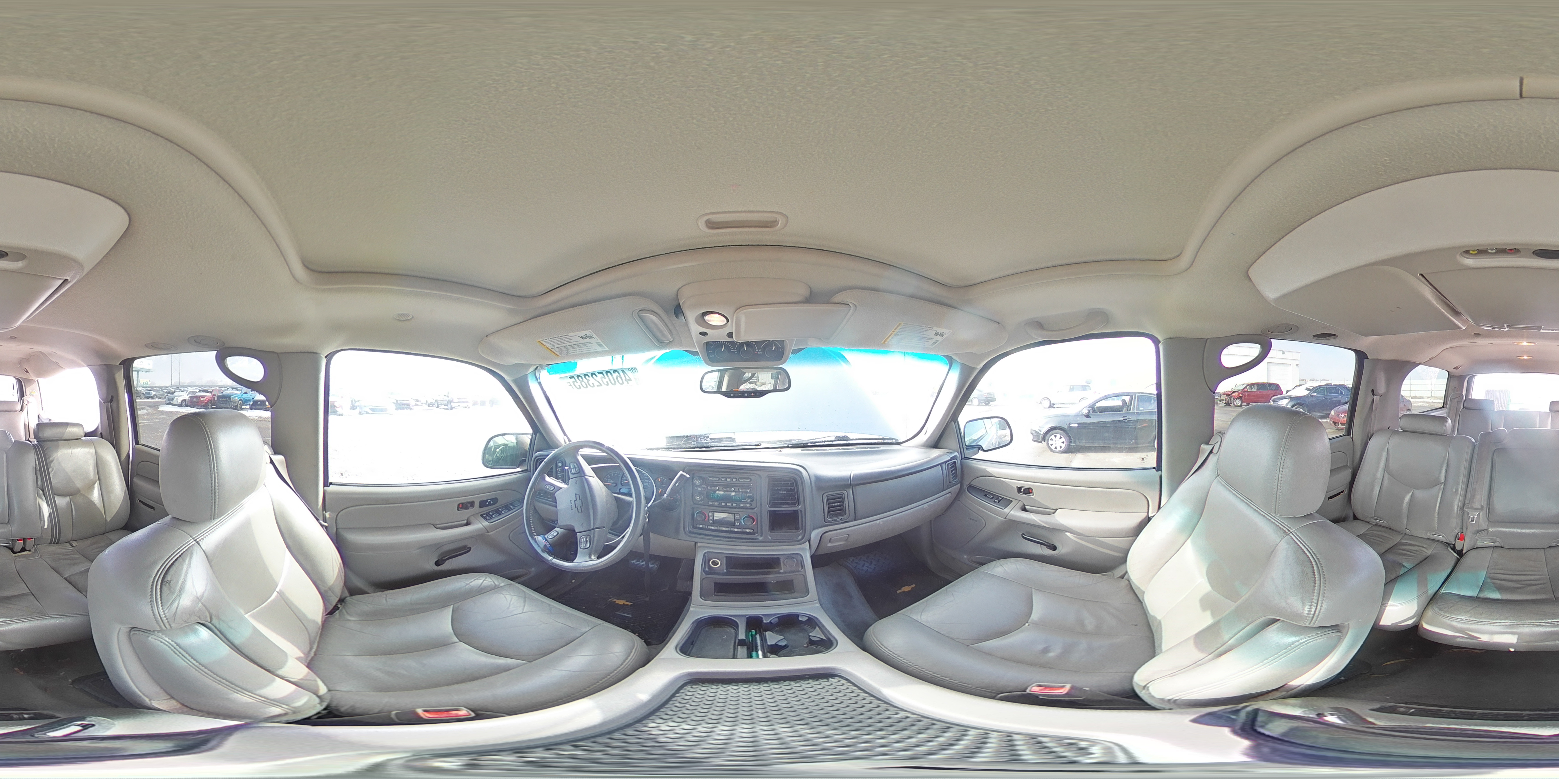 2004 Chevrolet Suburban - Image 13