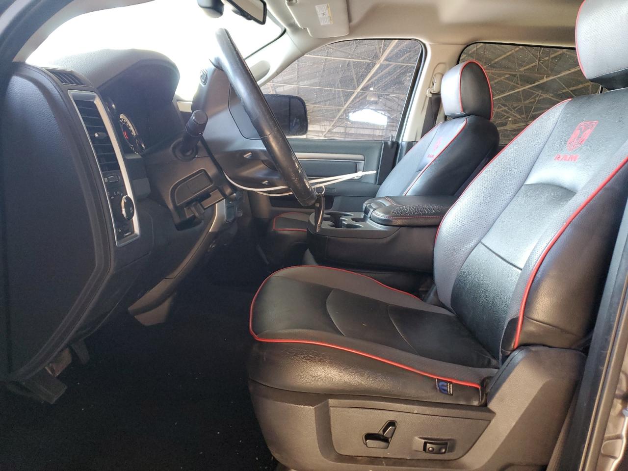 2016 RAM 1500 - Image 7