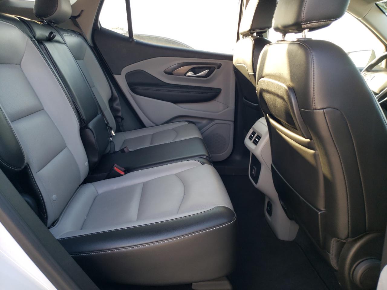 2022 GMC Terrain - Image 11