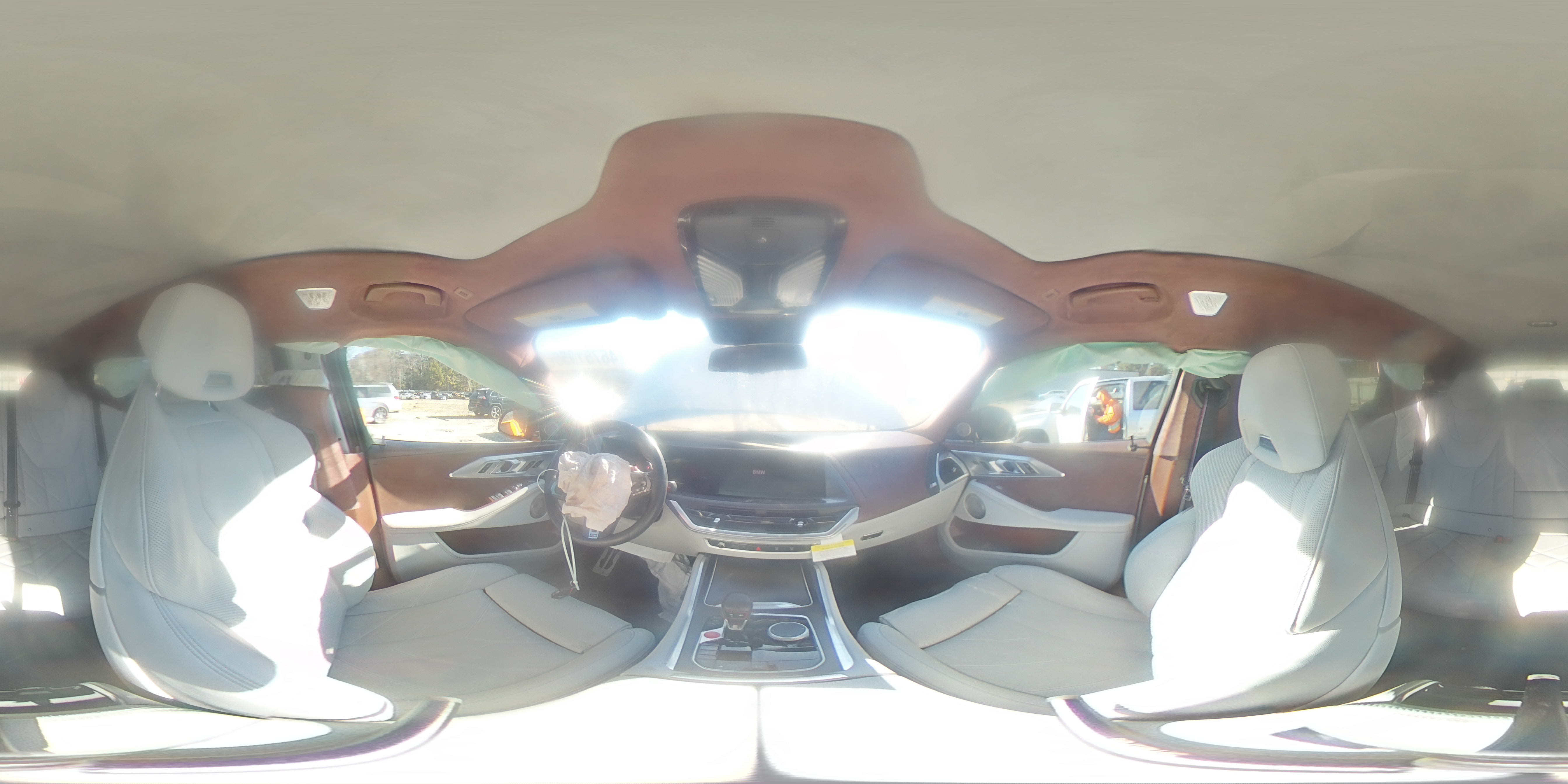 2023 BMW XM - Image 13