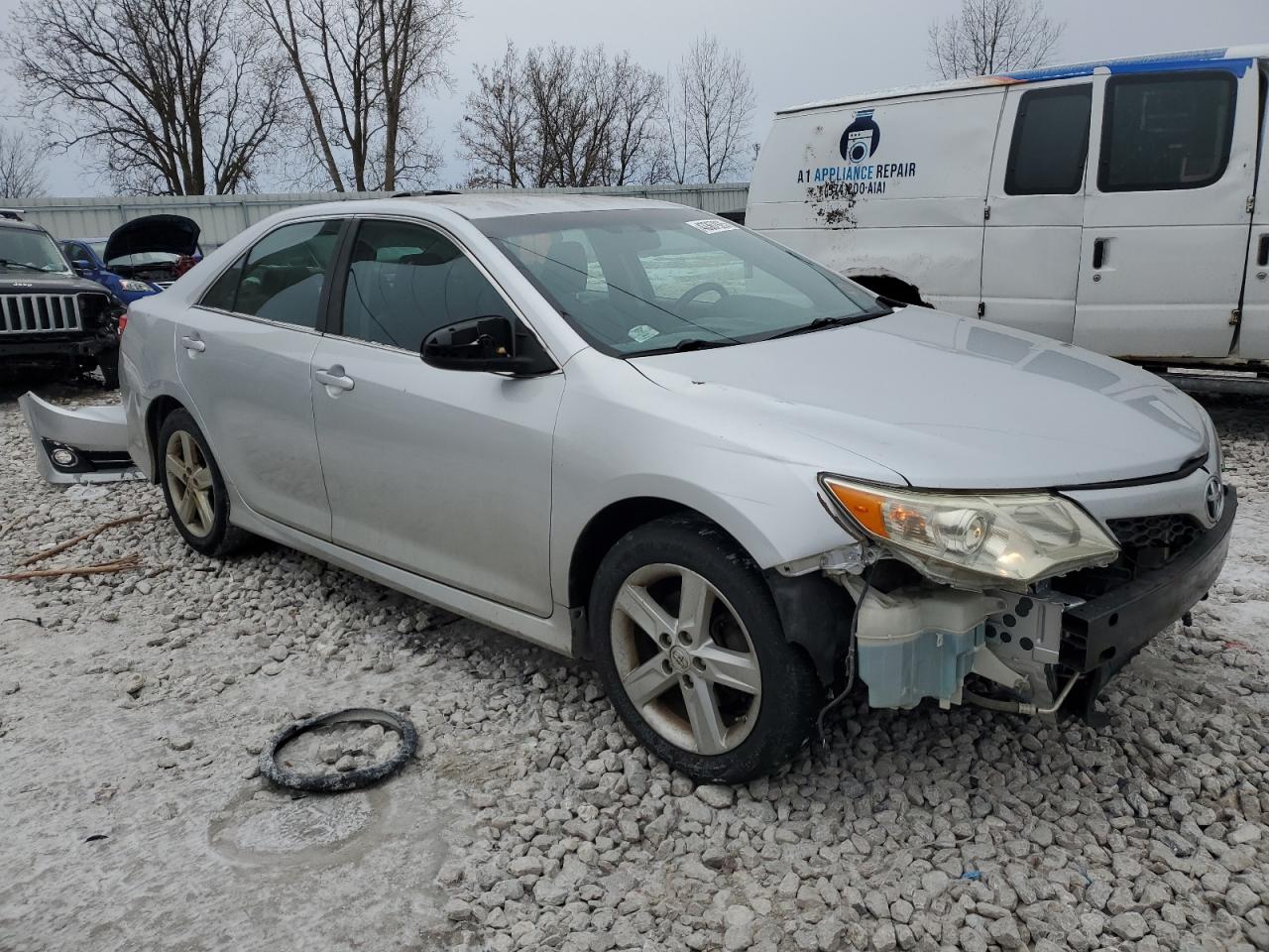 2013 Toyota Camry - Image 4