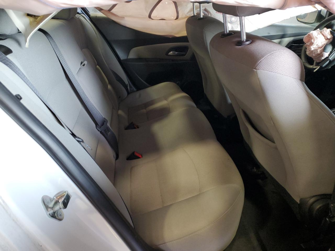 2015 Chevrolet Cruze - Image 10