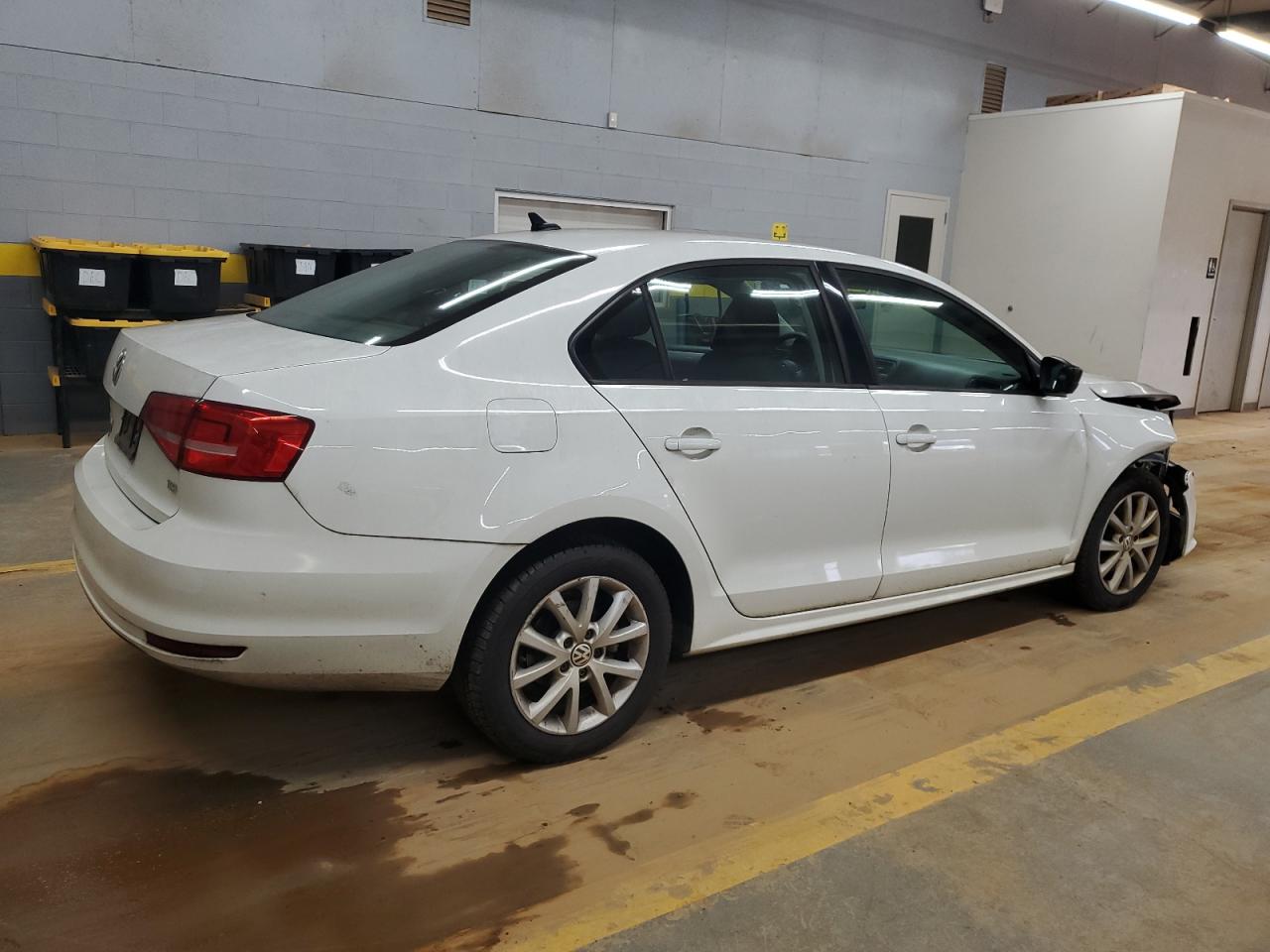 2015 Volkswagen Jetta - Image 3