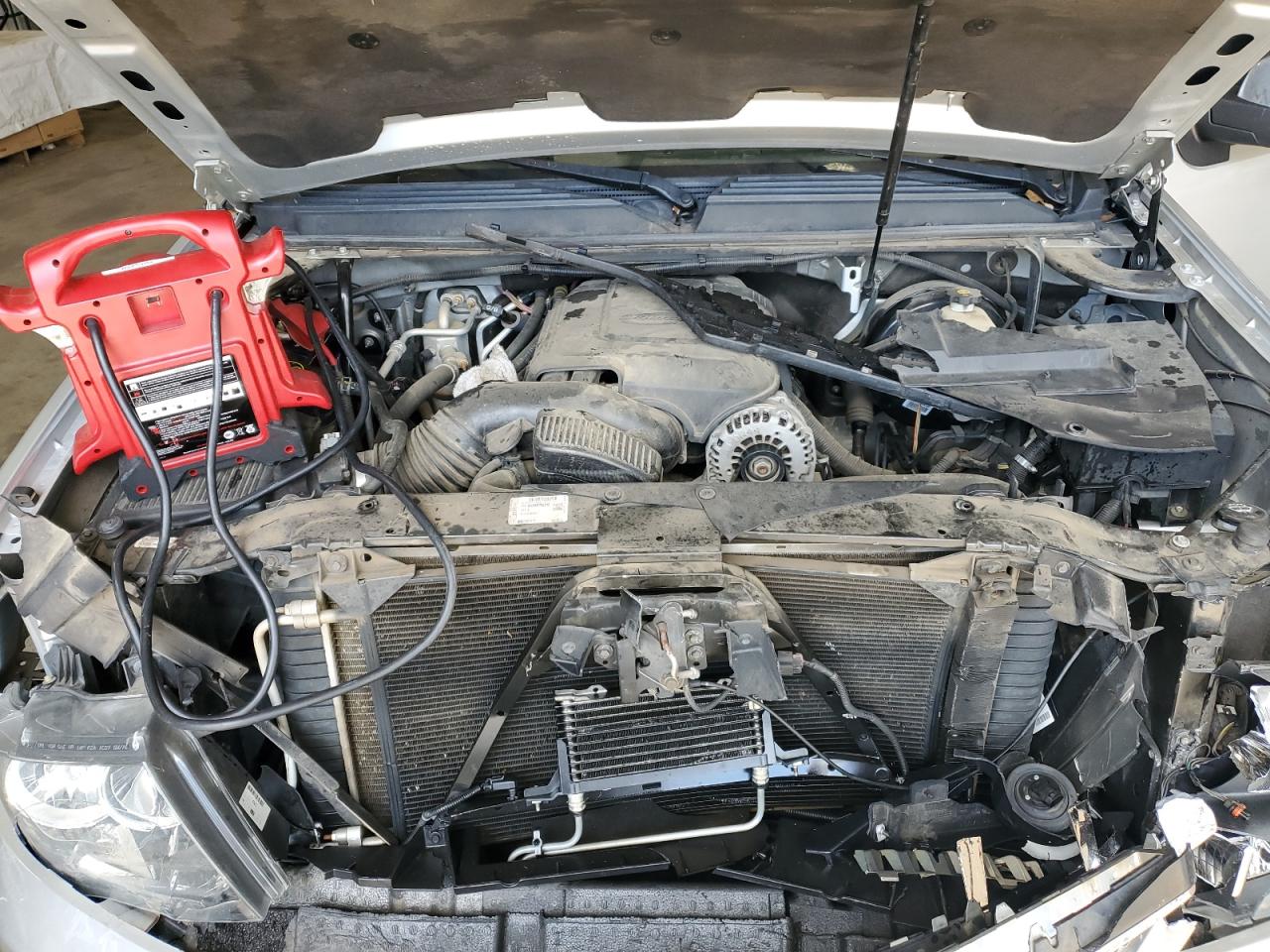 2014 Chevrolet Suburban - Image 12