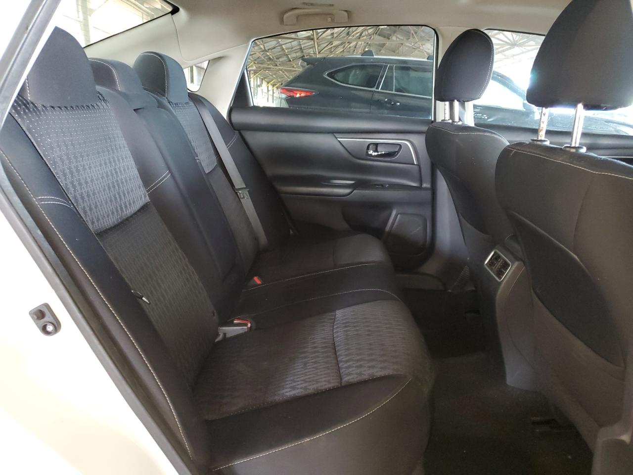 2016 Nissan Altima - Image 11