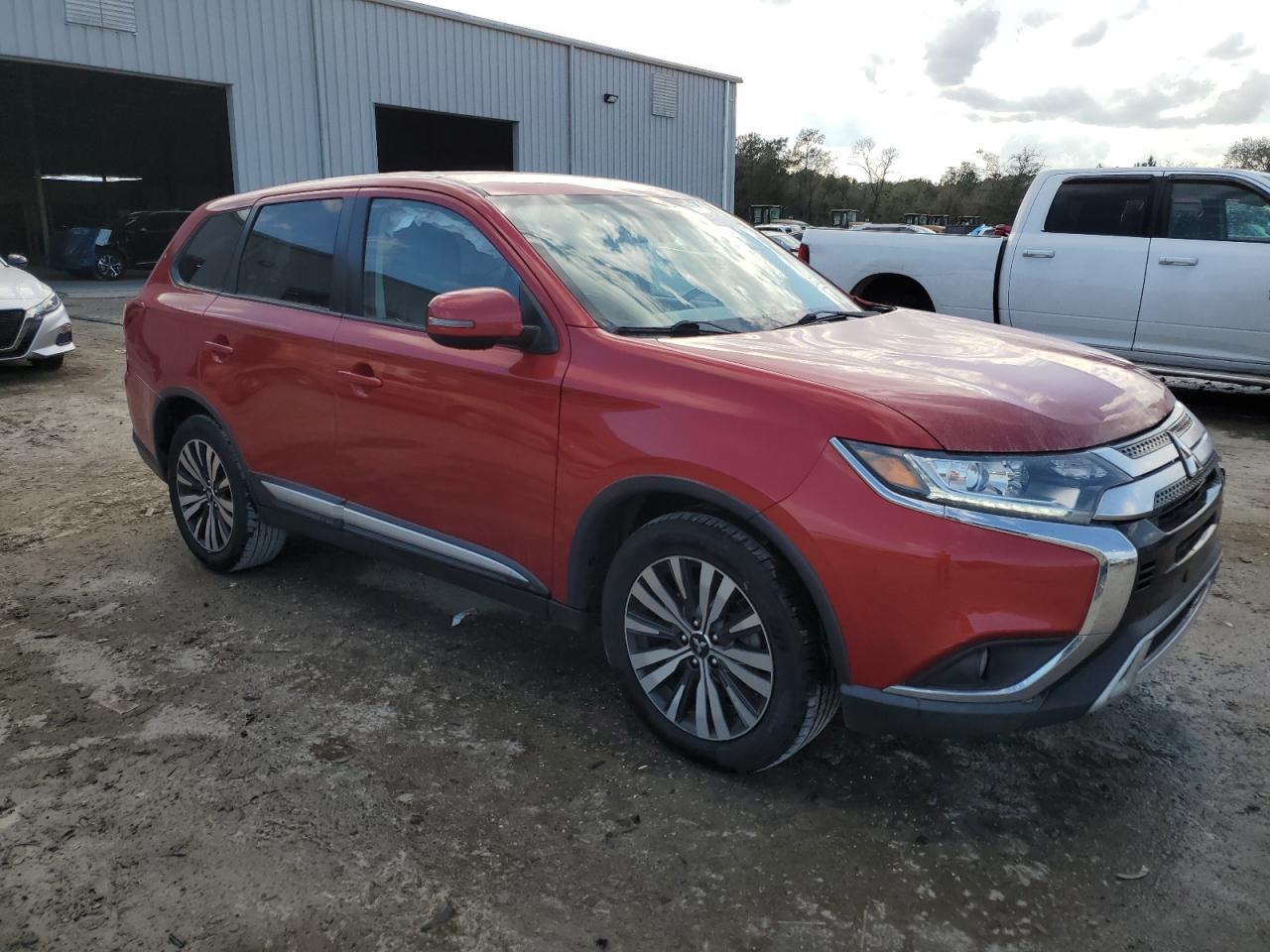 2019 Mitsubishi Outlander - Image 4