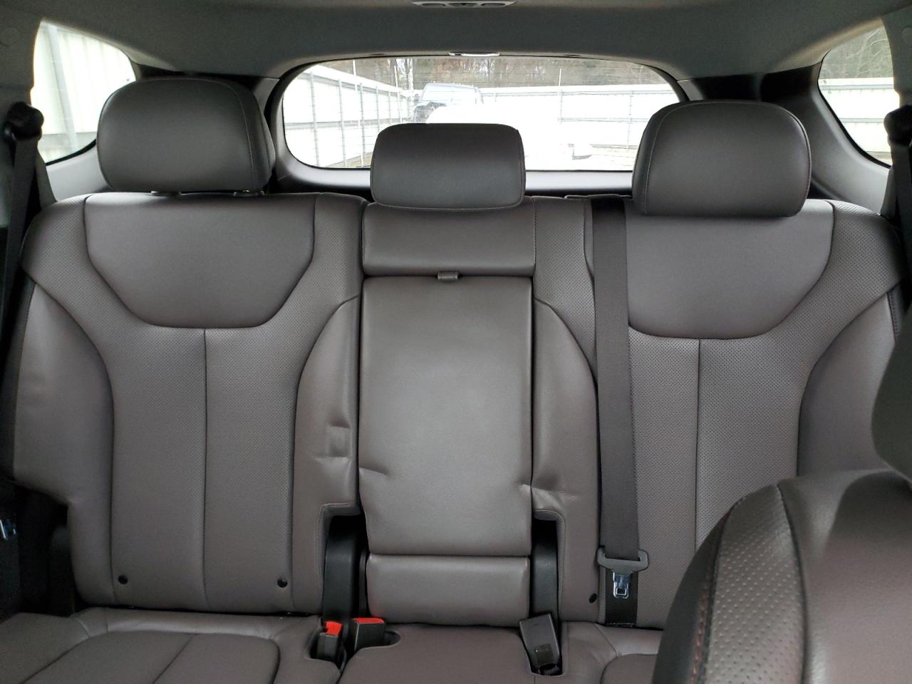 2019 Hyundai Santa Fe - Image 10