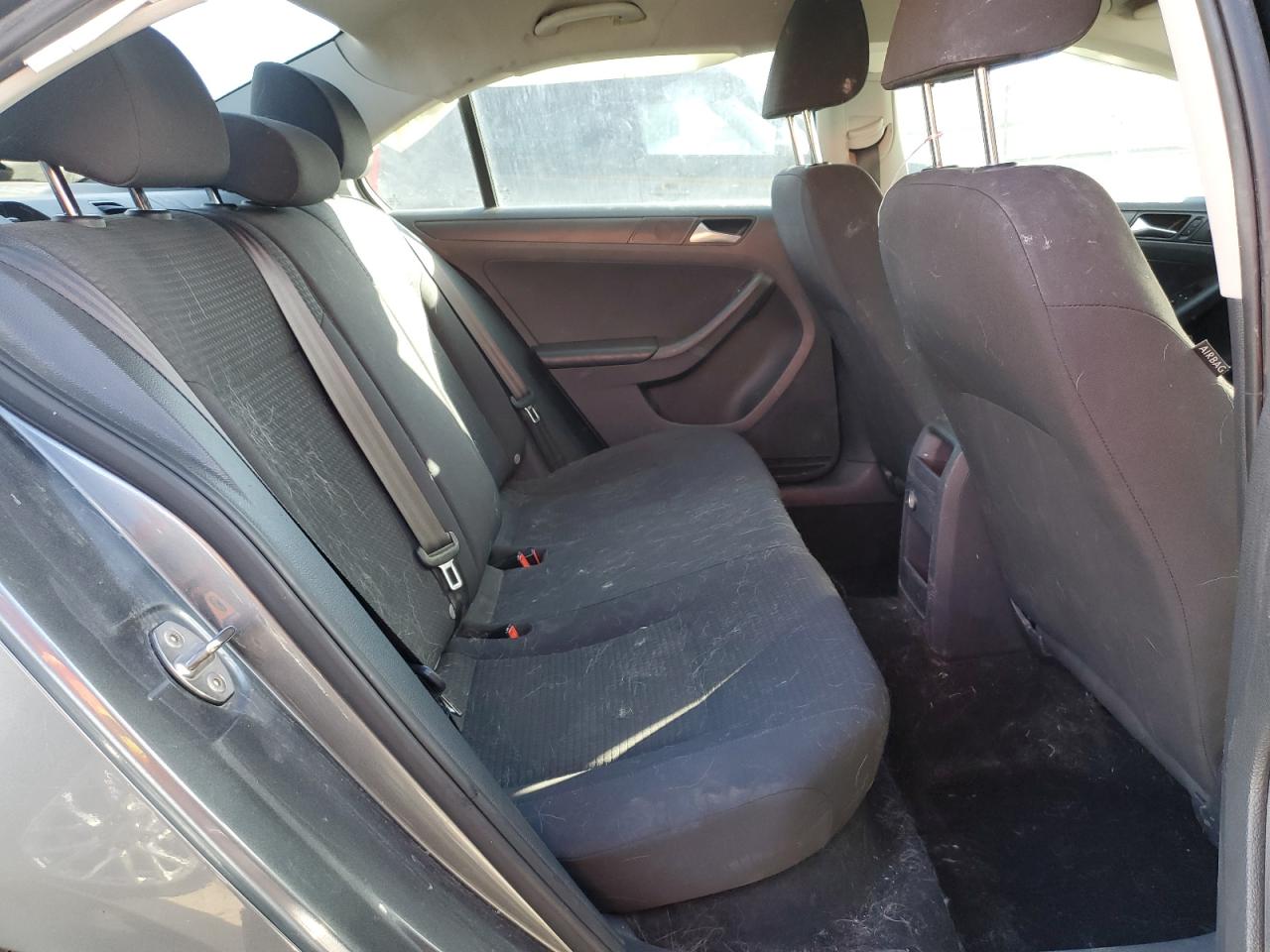 2016 Volkswagen Jetta - Image 10