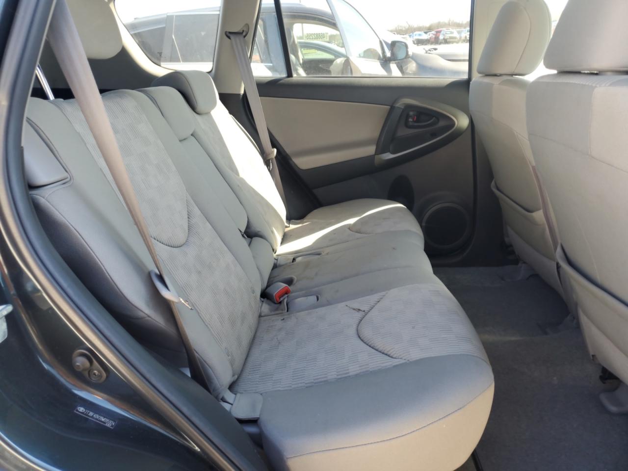 2011 Toyota RAV 4 - Image 11