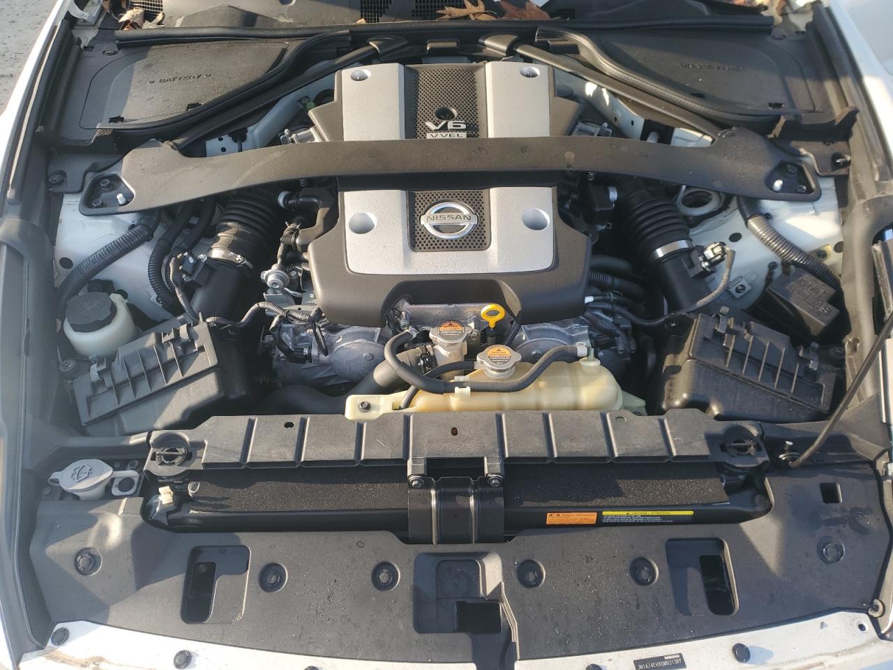 2016 Nissan 370Z - Image 11