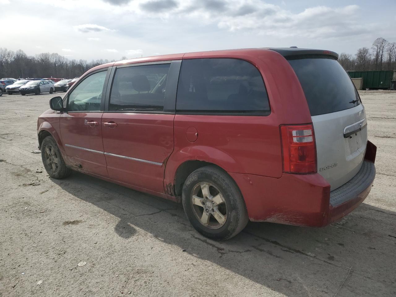 2008 Dodge Caravan - Image 2