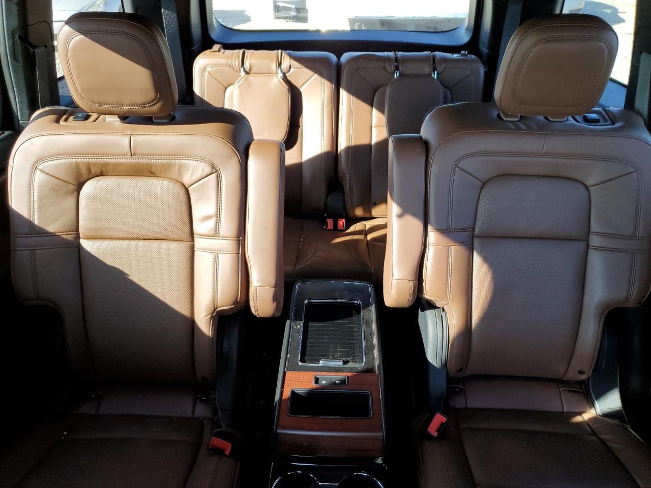 2021 Lincoln Aviator - Image 10