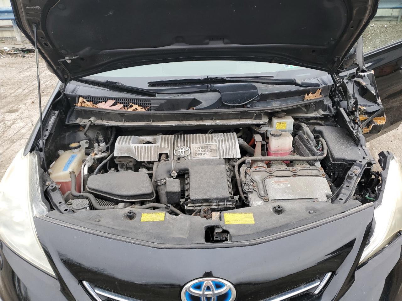 2012 Toyota Prius - Image 11