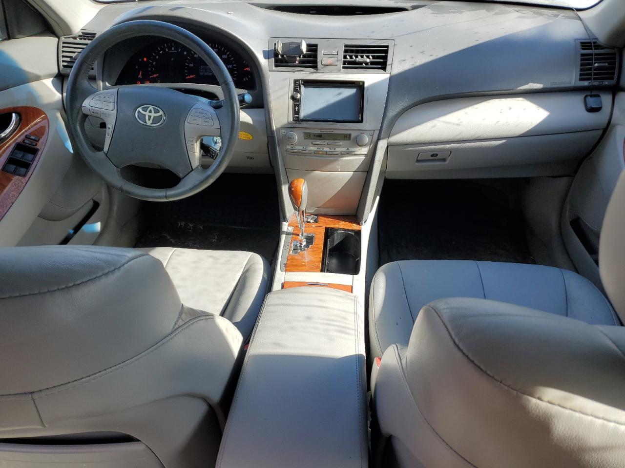 2011 Toyota Camry - Image 8