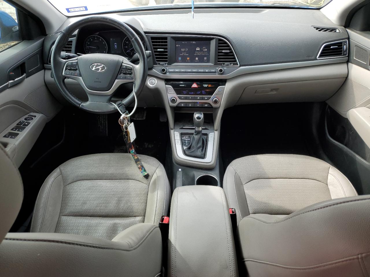 2017 Hyundai Elantra - Image 8