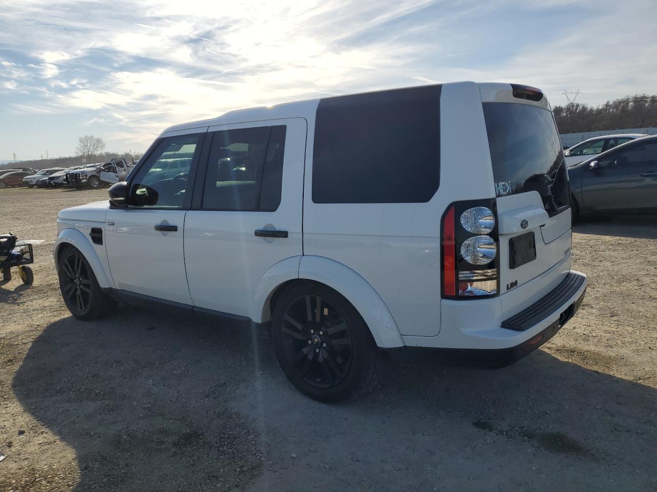 2015 Land Rover LR4 - Image 2