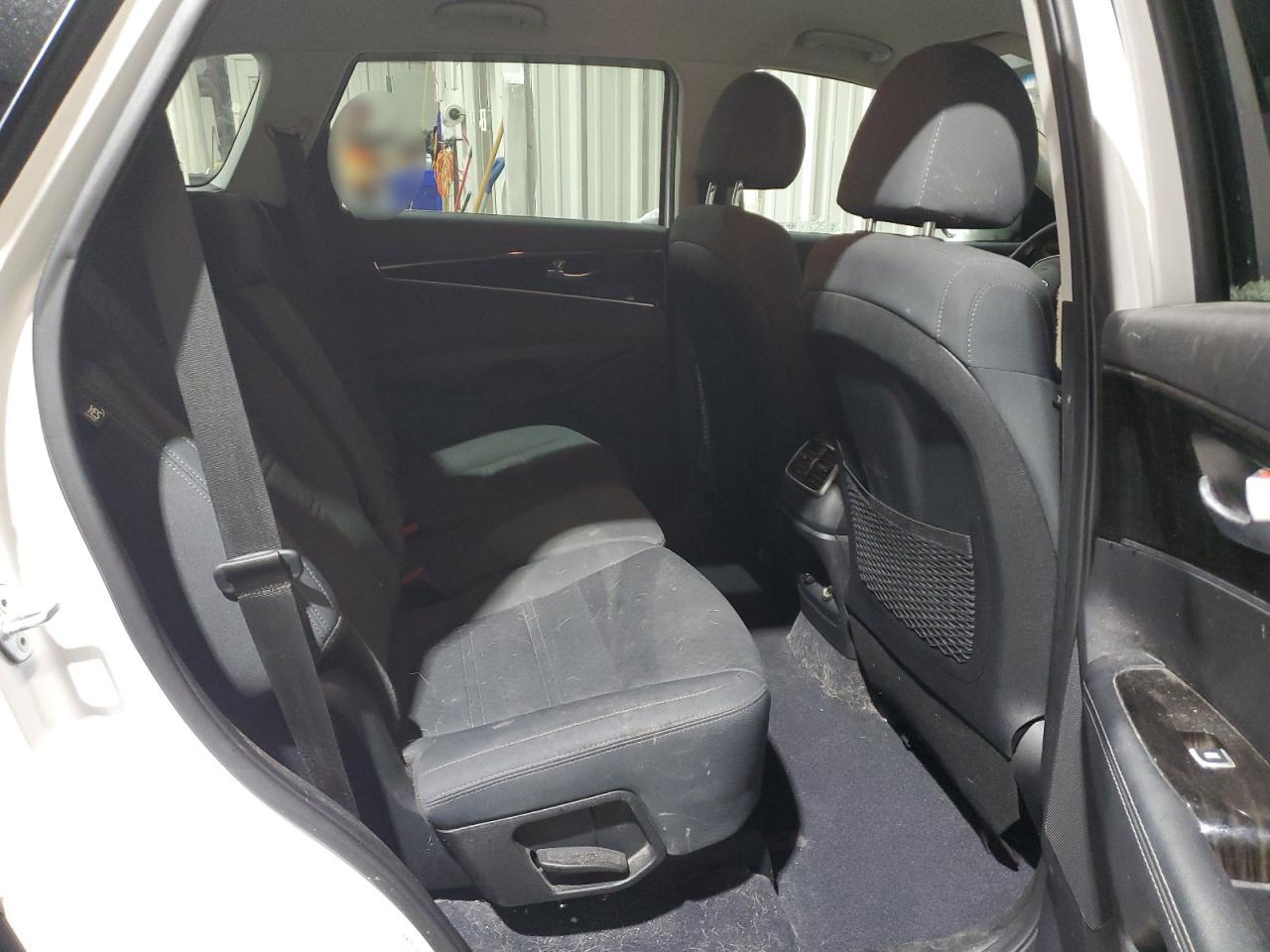 2019 Kia Sorento - Image 11