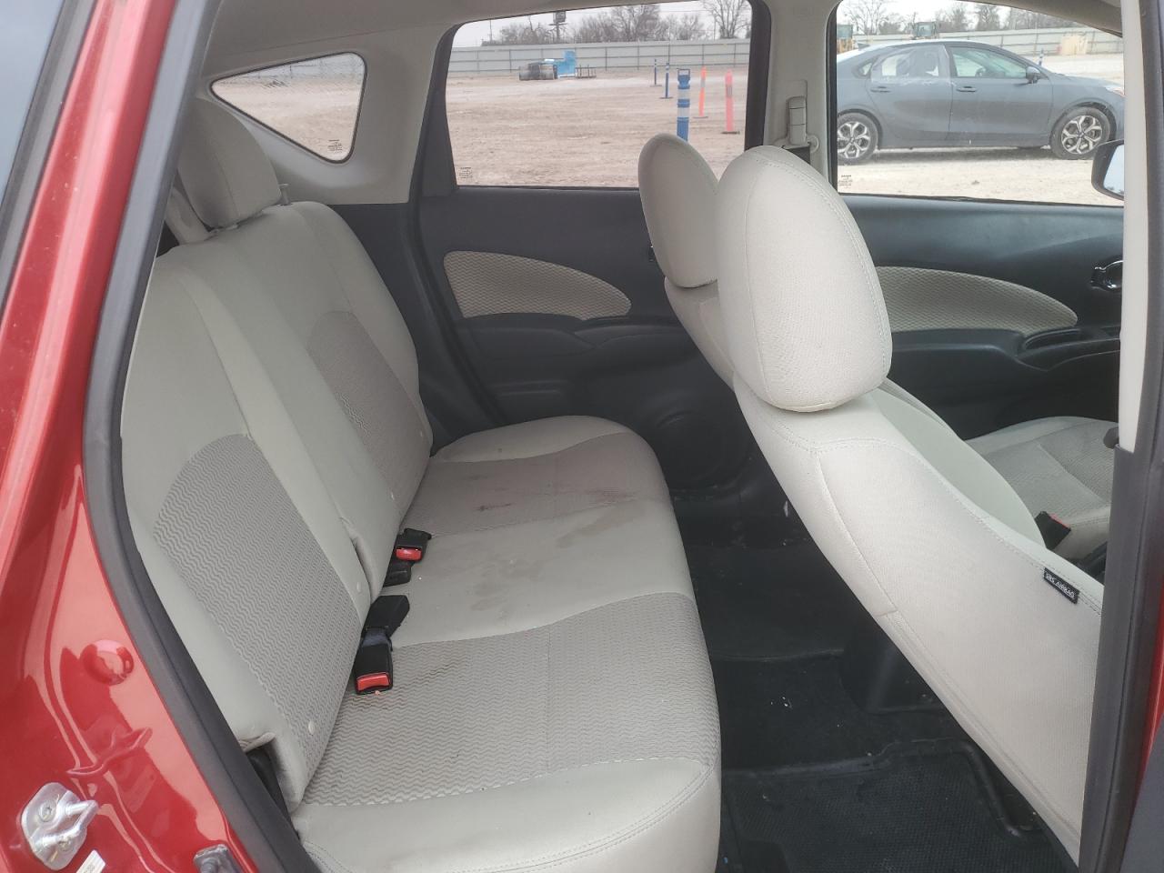 2015 Nissan Versa - Image 11