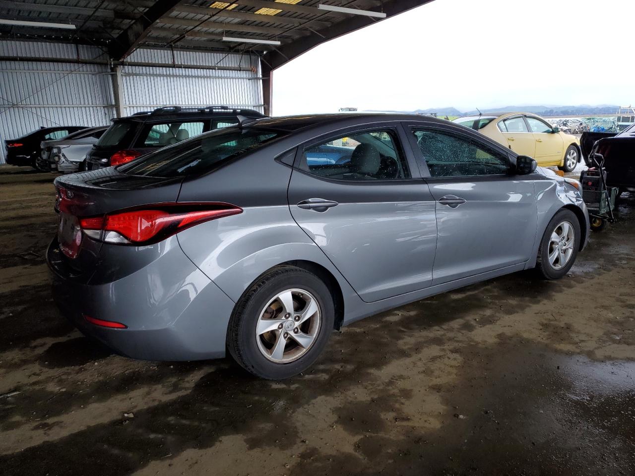 2014 Hyundai Elantra - Image 3