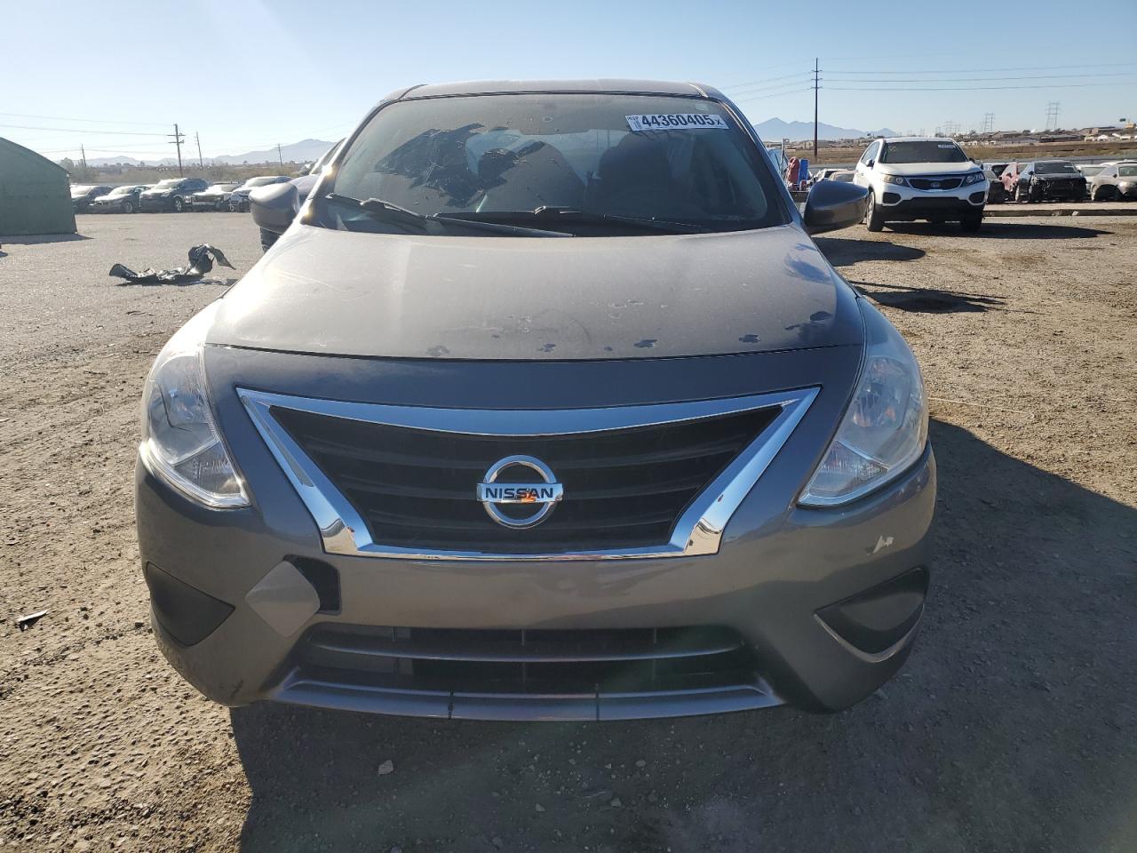 2019 Nissan Versa - Image 5