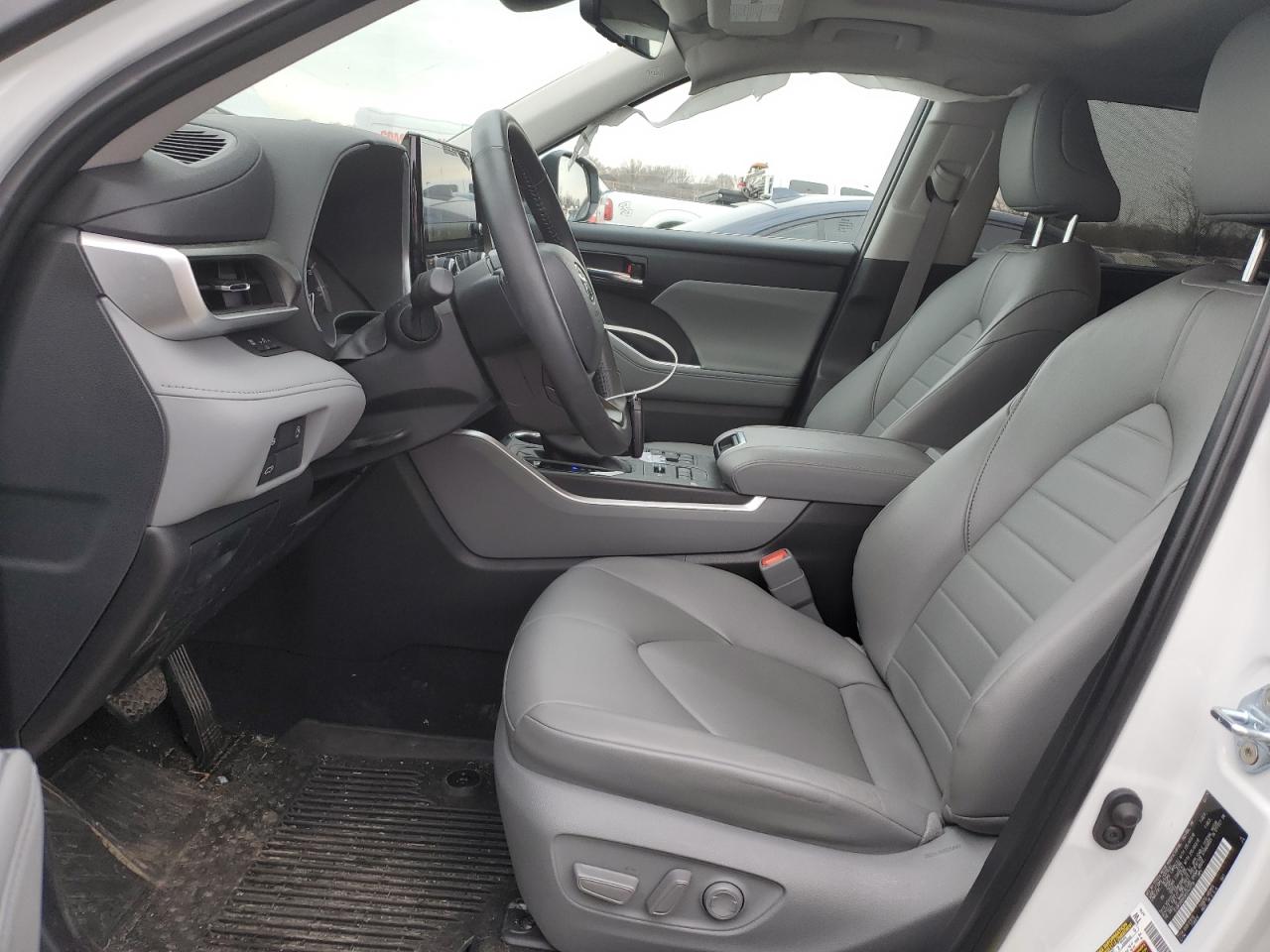 2024 Toyota Highlander - Image 7
