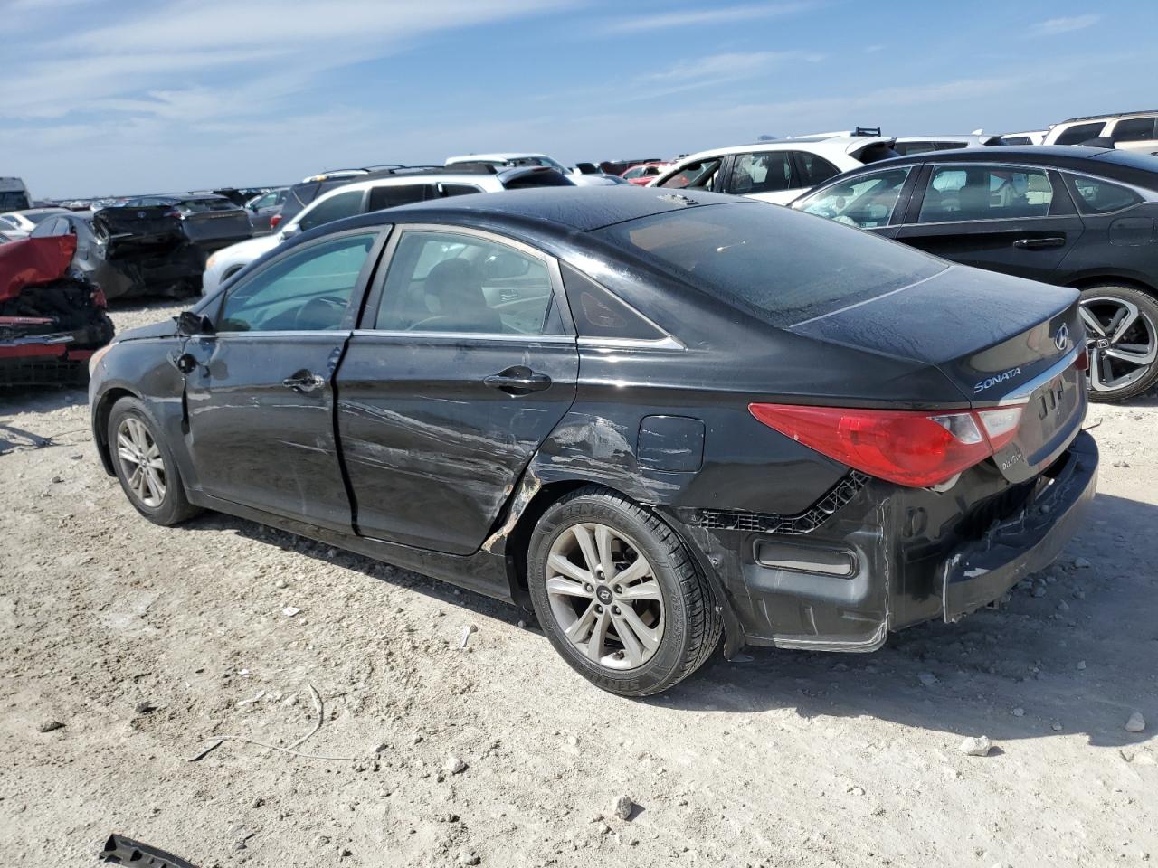2013 Hyundai Sonata - Image 2