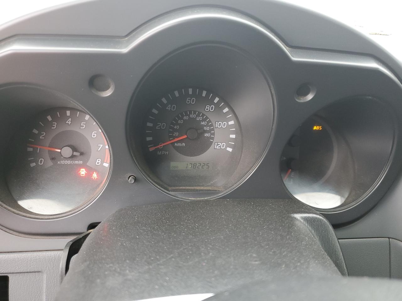 2002 Nissan Navara (Frontier) - Image 9