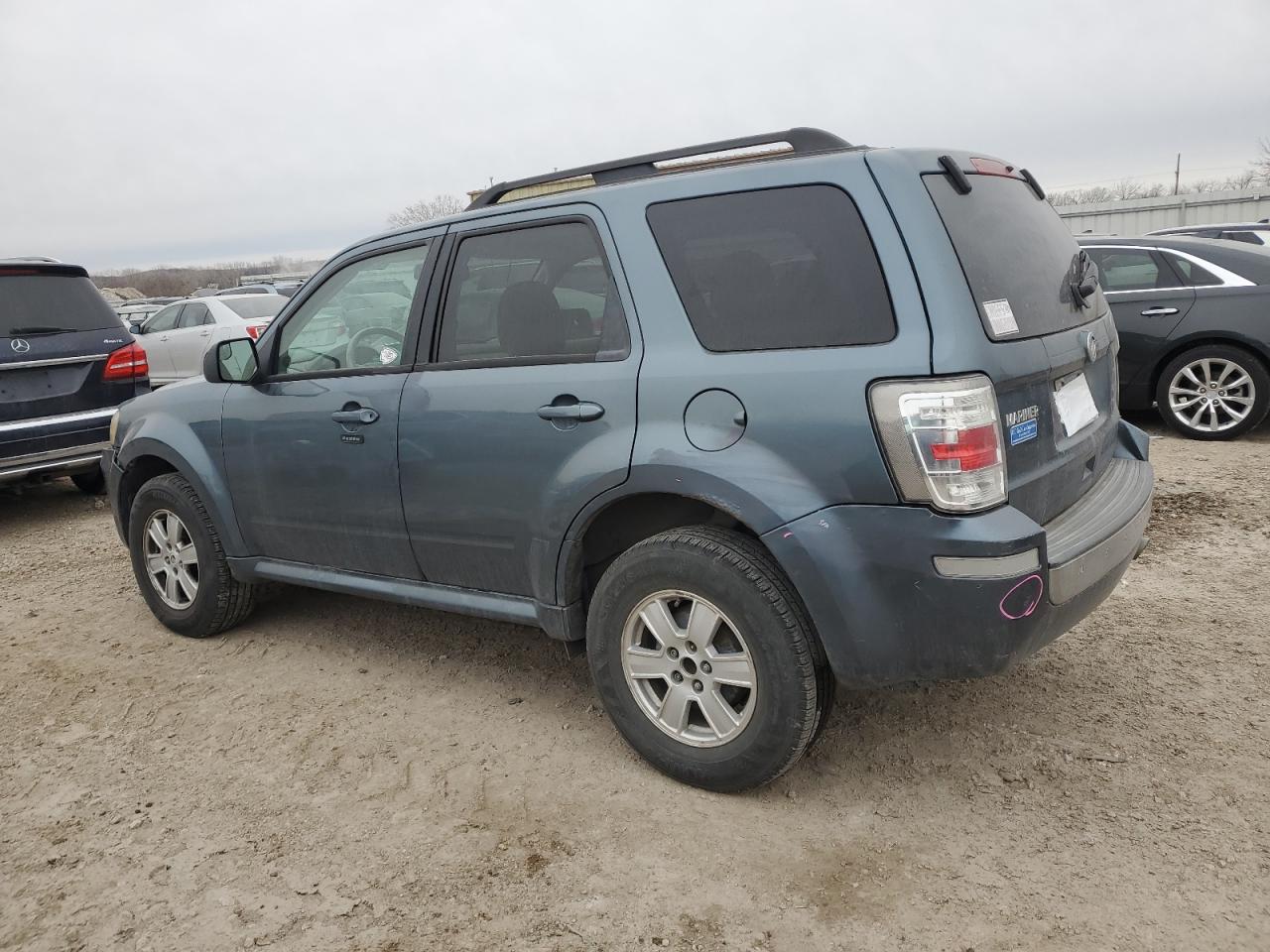2010 Mercury Mariner - Image 2