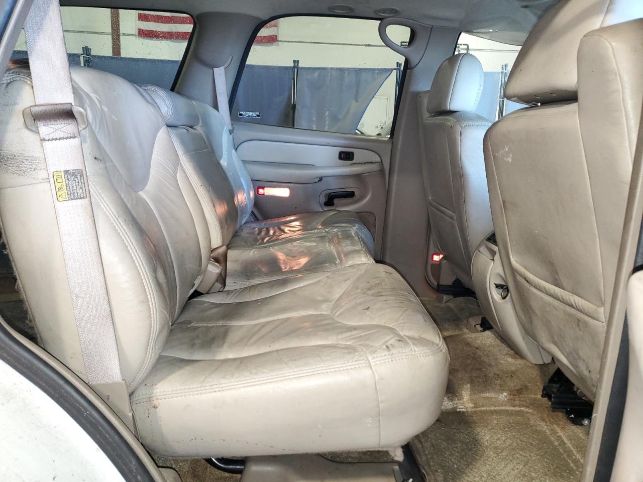 2002 GMC Yukon - Image 11
