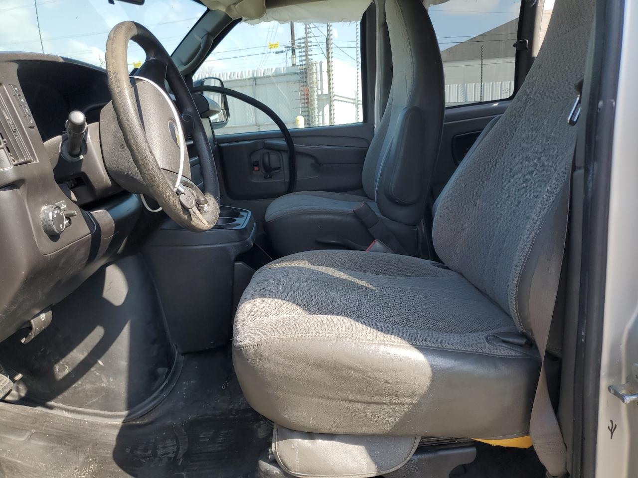 2014 Chevrolet Express - Image 7