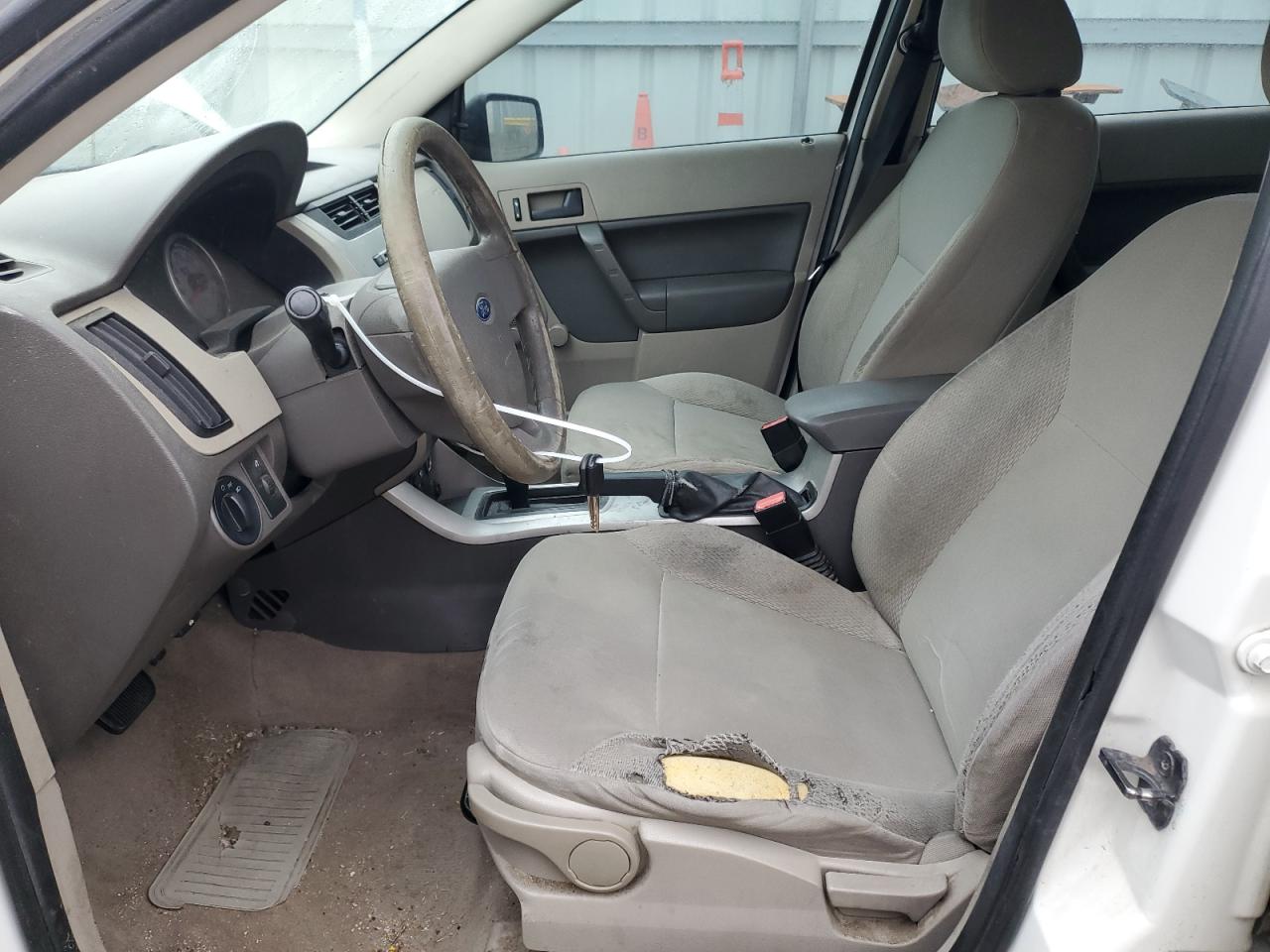 2010 Ford Focus - Image 7