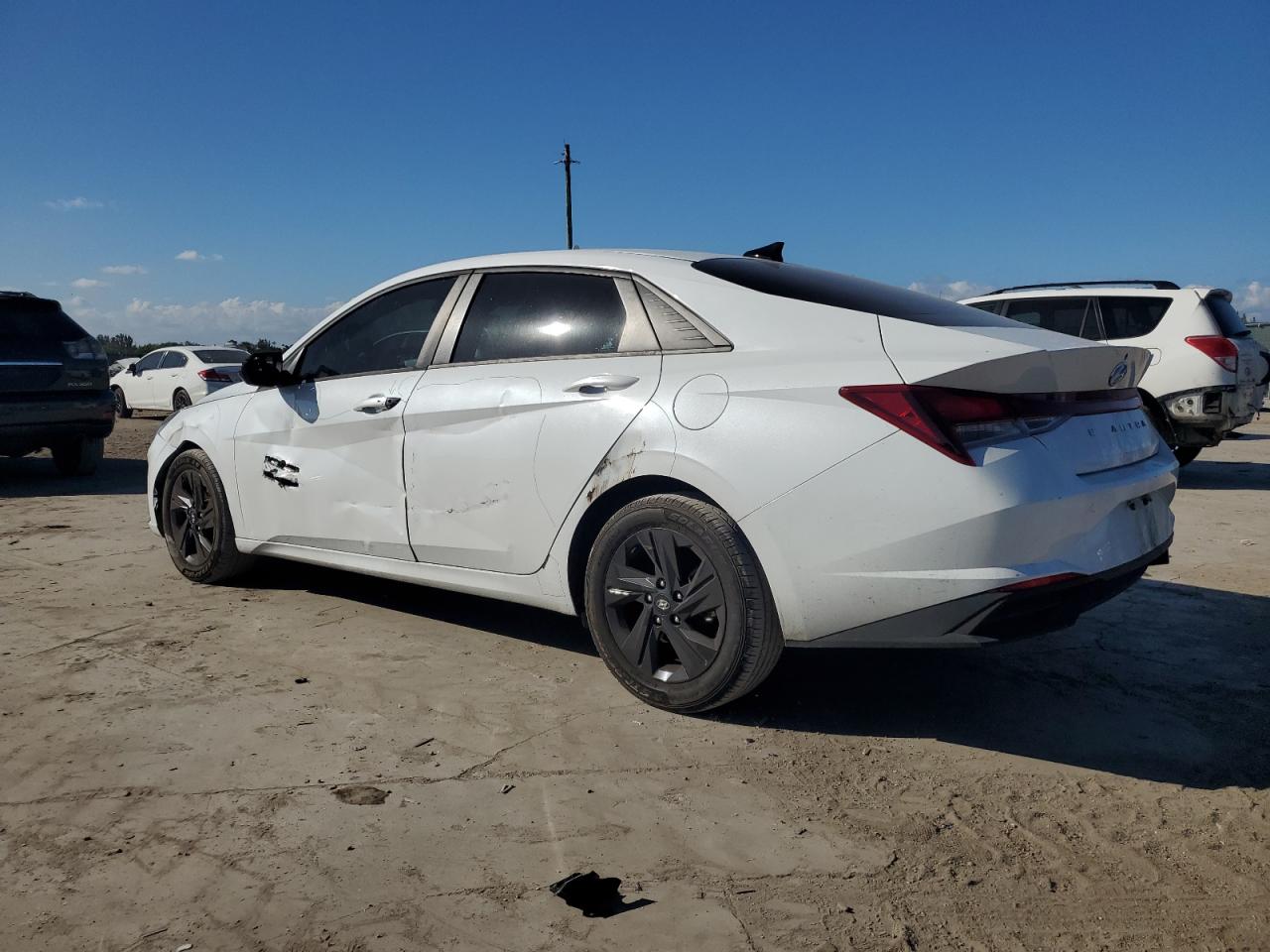 2021 Hyundai Elantra - Image 2