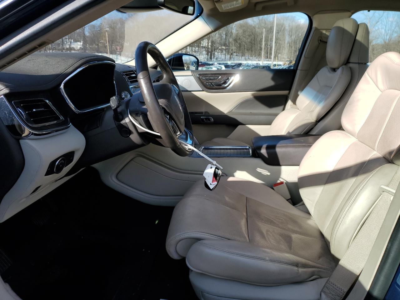 2019 Lincoln Continental - Image 7