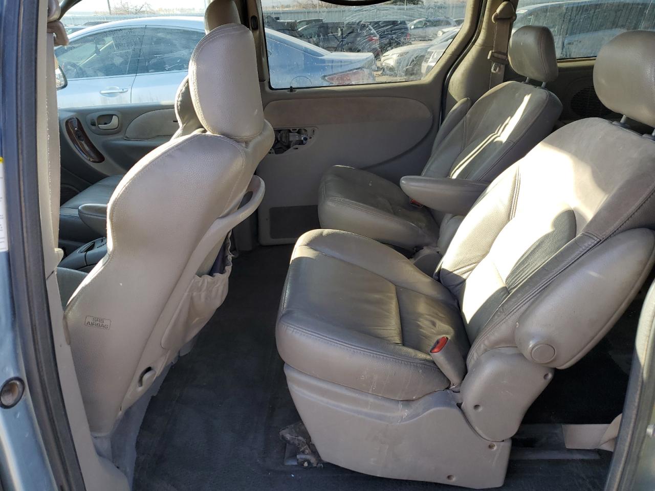 2003 Chrysler Town & Country - Image 11
