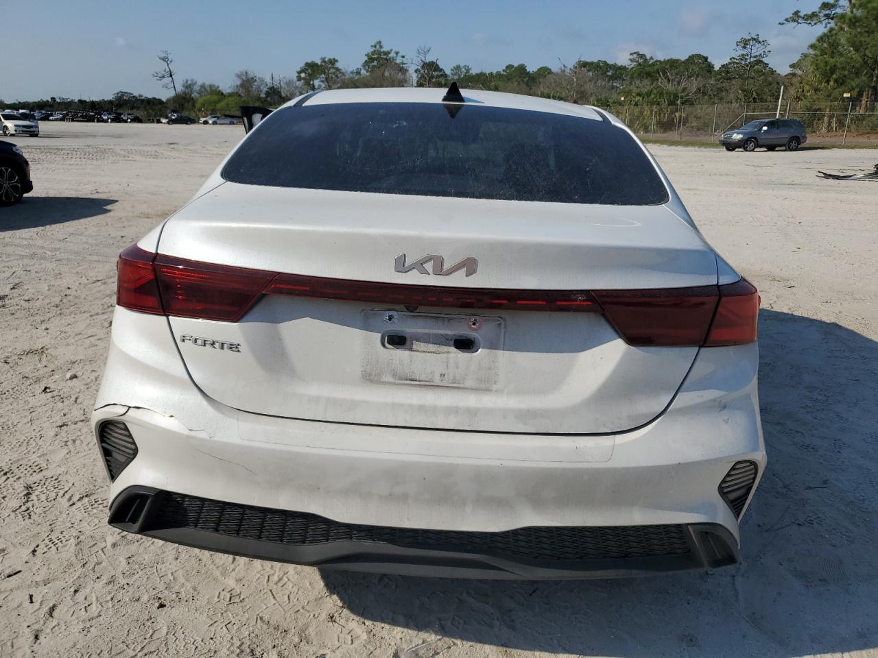 2023 Kia Forte - Image 6