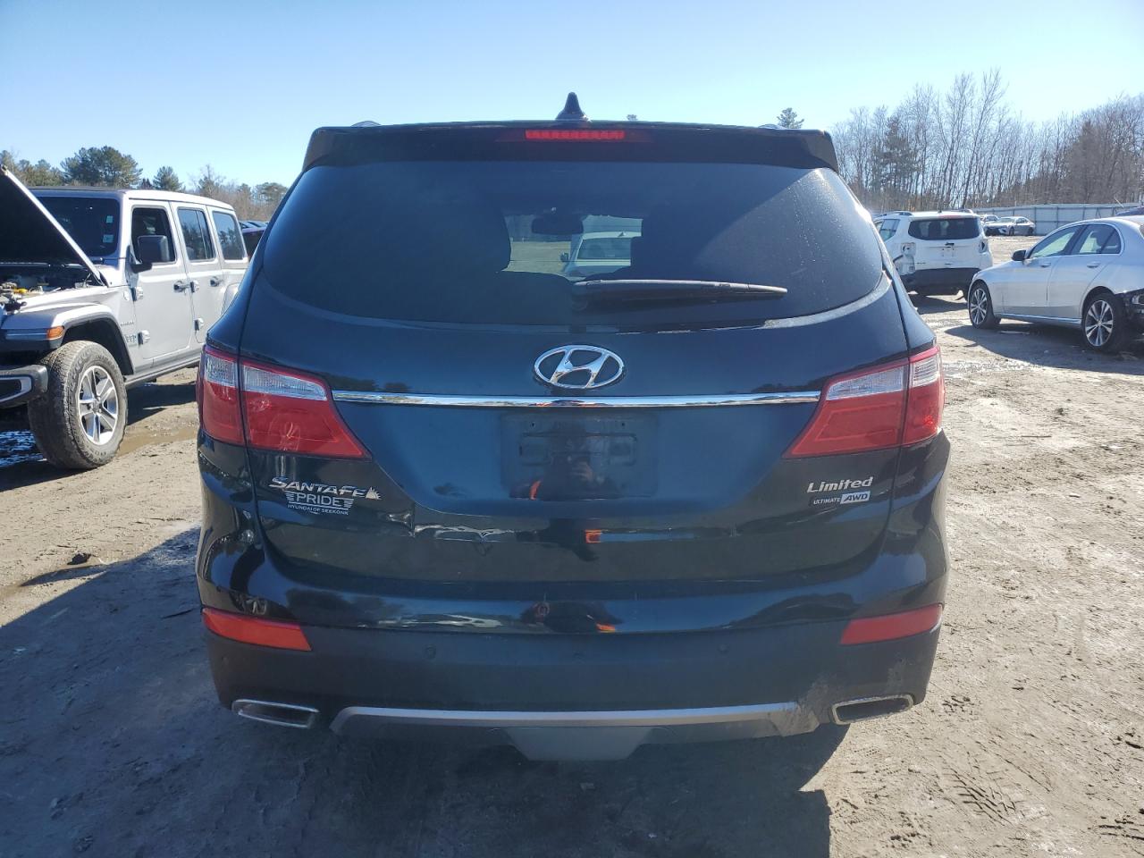 2016 Hyundai Santa Fe - Image 6